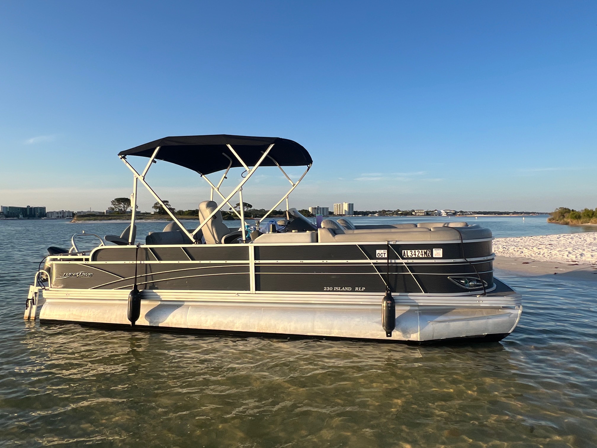 Picture of 24’ SilverWave Tritoon